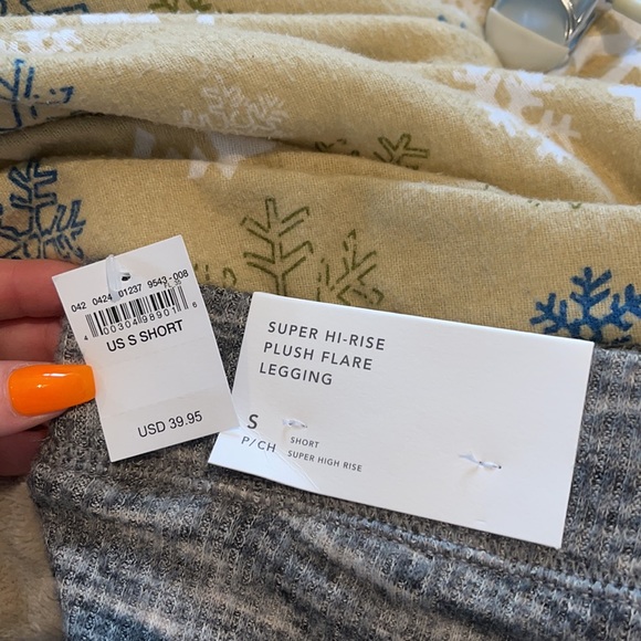 Super Hi-Rise Plush Flare Leggings - Picture 2 of 2